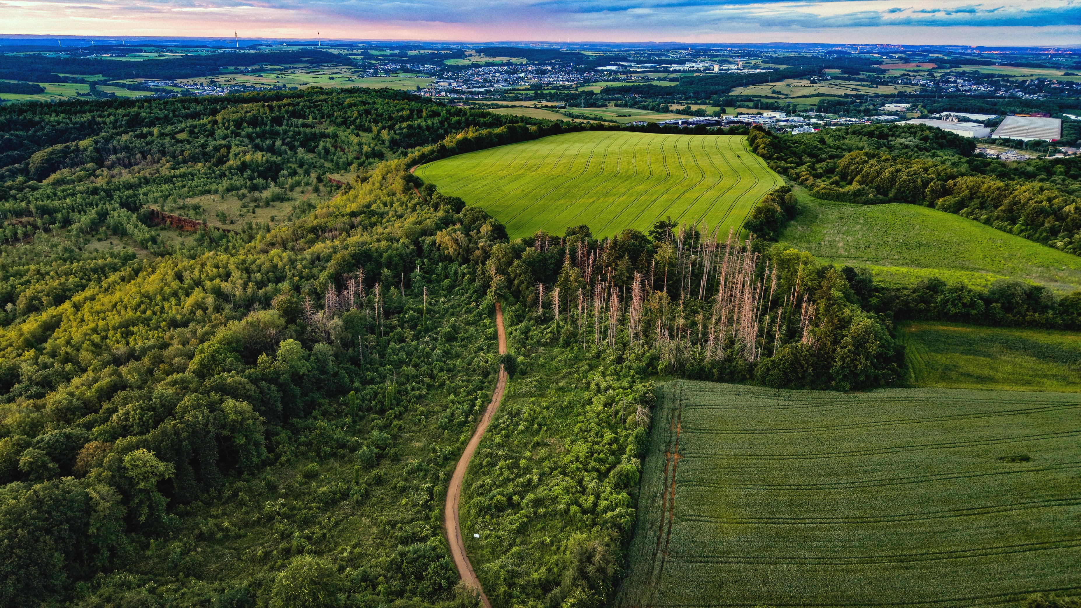 De Minett at twilight from altitude